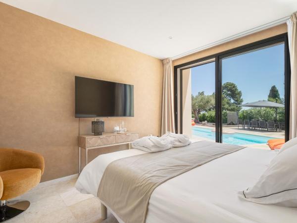 La Villa Monarque, une maison d'hôtes d'exception où règnent luxe, calme et intimité, adults only pour no-conformistes : photo 1 de la chambre chambre double deluxe