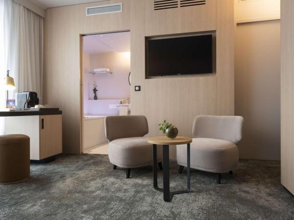 Best Western Premier Le Masq Hôtel : photo 6 de la chambre suite lit king-size balnéo avec balcon