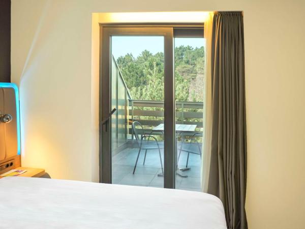 Park Inn by Radisson Istanbul Airport Odayeri : photo 4 de la chambre suite - vue sur forêt