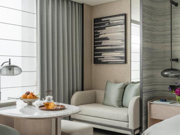 Four Seasons Hotel Hangzhou at Hangzhou Centre : photo 2 de la chambre deluxe king room with grand canal view