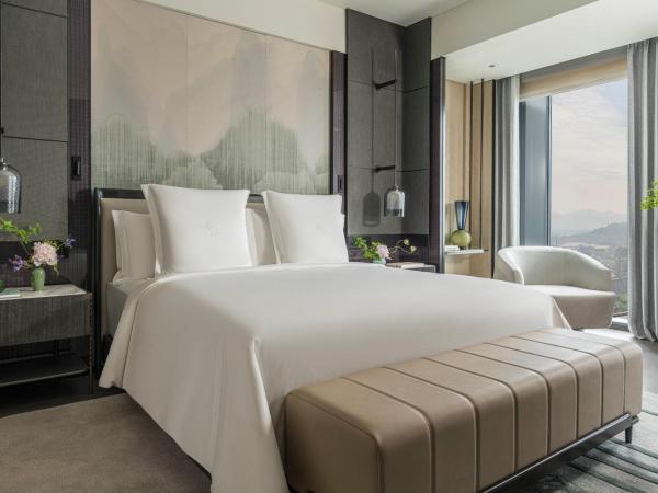 Four Seasons Hotel Hangzhou at Hangzhou Centre : photo 2 de la chambre hangzhou suite