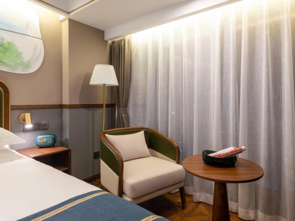 Time Traveller Boutique Hotel - Near Beijing CBD, CCTV, China Zun, SKP and Sanlitun, Tian'anmen Square, Forbidden City, Free daily necessities, Free night snack, Free laundry, English communication well, Free travel advice , Free gymnastic, : photo 5 de la chambre chambre double affaires supérieure