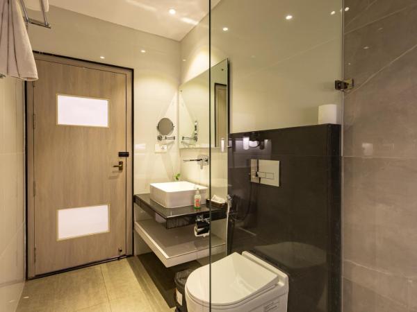 Mount Kailash Resort : photo 7 de la chambre chambre double ou lits jumeaux supérieure avec vue sur ville