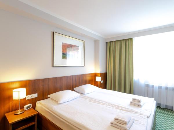 Hit Hotel : photo 2 de la chambre chambre double de luxe avec vue sur rue