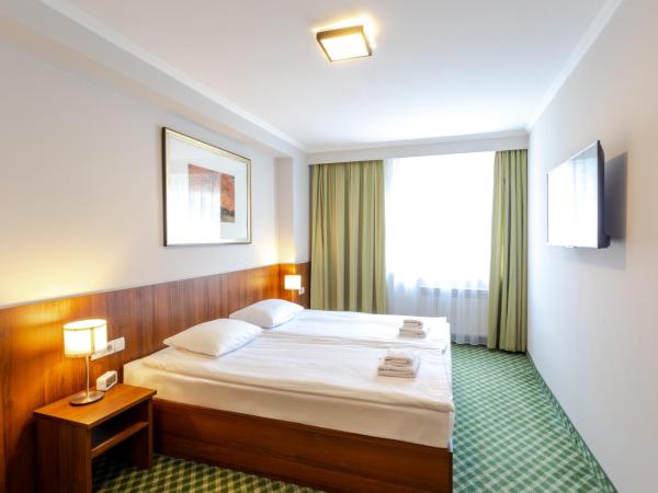 Hit Hotel : photo 9 de la chambre chambre double de luxe avec vue sur rue