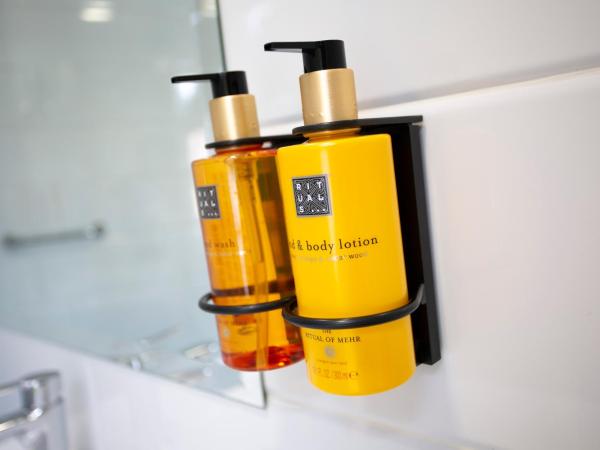 Casual de las Olas San Sebastián : photo 5 de la chambre chambre familiale