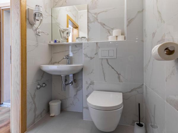 Hotel Koral : photo 7 de la chambre chambre triple