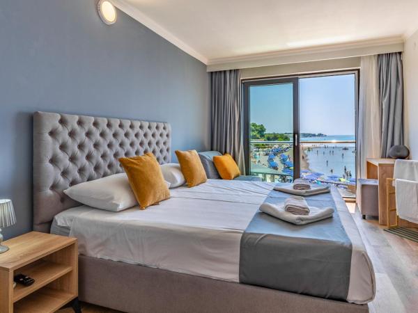 Hotel Koral : photo 2 de la chambre chambre triple - vue sur mer