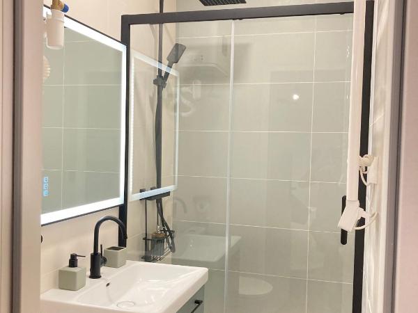 La Curiosité, Et Pop Et Chic ! : photo 4 de la chambre chambre double ou lits jumeaux avec salle de bains privative