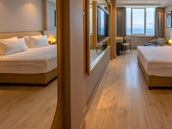 Delta Hotels by Marriott Antalya Lara : photo 4 de la chambre chambre king standard avec vue sur mer
