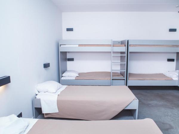 Antwerp Central Youth Hostel : photo 3 de la chambre lit dans dortoir féminin