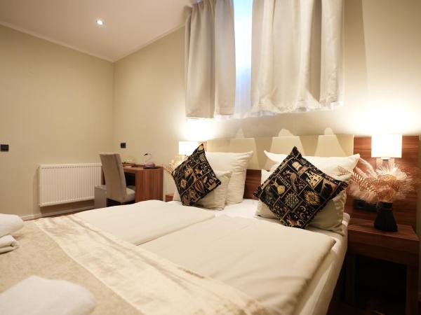 Hotel Attaché an der Messe : photo 10 de la chambre budget double room  - basement