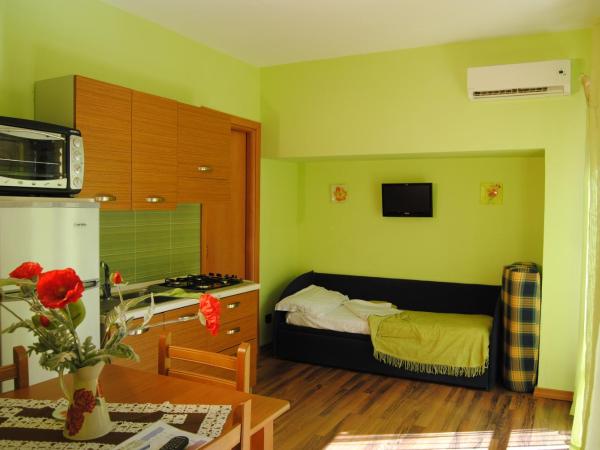 Residence Villa Il Glicine : photo 4 de la chambre appartement 1 chambre de luxe (3 adultes)