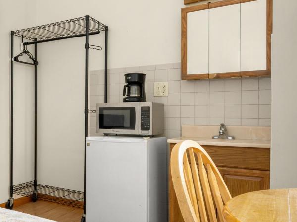 West 30th Street Guest House : photo 7 de la chambre chambre simple avec toilettes et douche communes