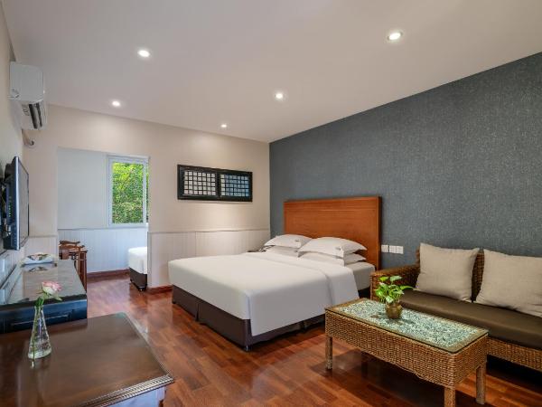 Wenjun Courtyard Hotel,3mins walk from Tonghuimen metro station ,located in the city center ,walking distance to many scenic areas, English-speaking service : photo 1 de la chambre comfortable family room(free pick up service for 3 successive nights , free laundry service , free drinks )