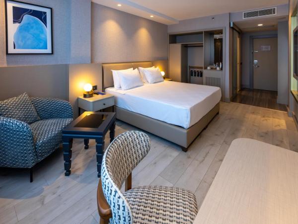 Delta Hotels by Marriott Antalya Lara : photo 7 de la chambre standard king room with partial sea view