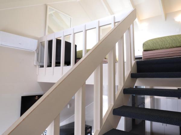 Airport Manor Inn : photo 3 de la chambre loft familial avec baignoire spa