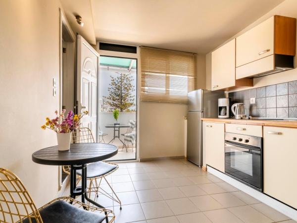 Lefka Hotel & Apartments : photo 8 de la chambre chambre double supérieure de luxe (2 adultes)