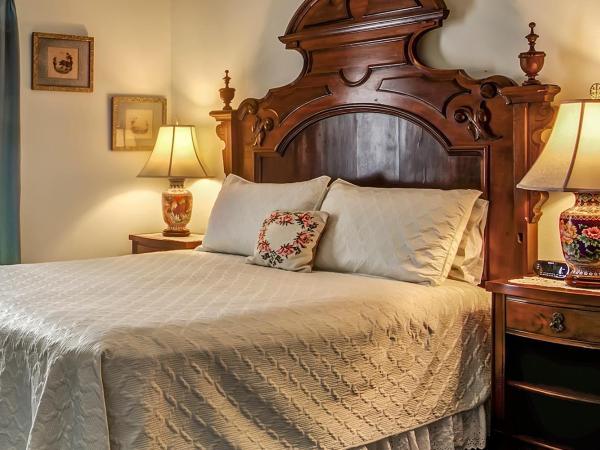 Rose Manor Bed & Breakfast : photo 2 de la chambre chambre lit queen-size 