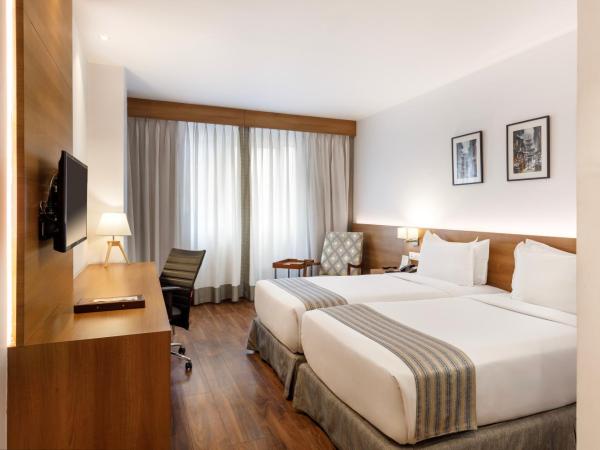 Hotel Ambassador by ACE Hotels : photo 2 de la chambre deluxe room - free airport drop, 10% off on our selected restaurants, early check-in and late check-out by 2 hrs