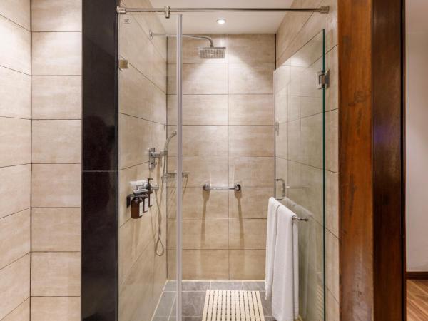 Hotel Ambassador by ACE Hotels : photo 4 de la chambre deluxe premium room - free airport drop, 10% off on our selected restaurants, early check-in and late check-out by 2 hrs