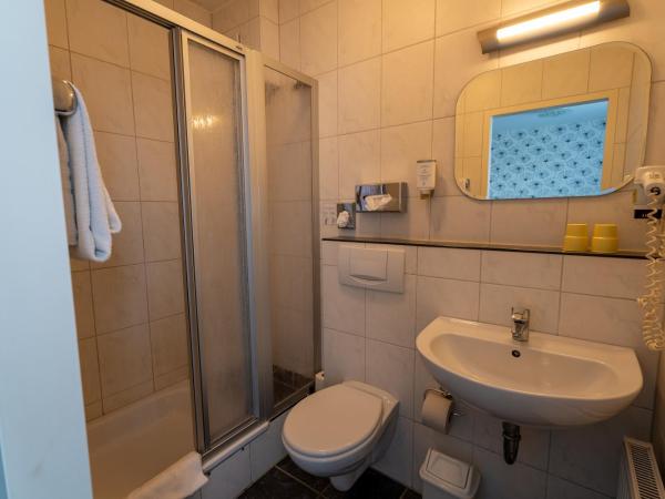 Airport Business Hotel Köln : photo 4 de la chambre chambre double