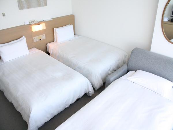 Grand Prince Hotel Hiroshima : photo 3 de la chambre chambre triple standard avec billet de hors-bord miyajima (aller simple) - non-fumeurs