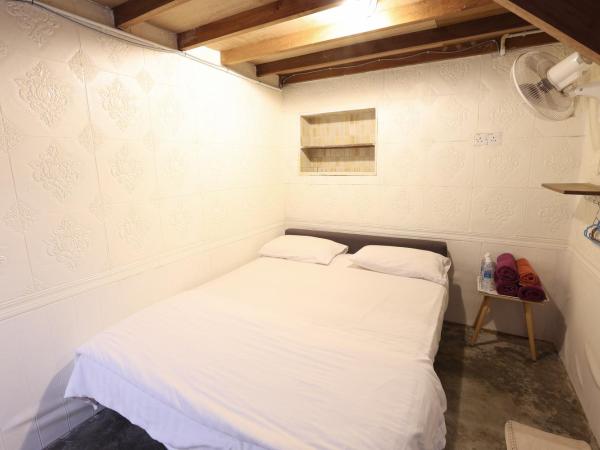 Dou Houz Georgetown : photo 5 de la chambre chambre double avec salle de bains privative