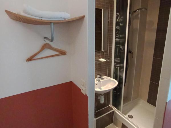 Caulaincourt Montmartre by Hiphophostels : photo 3 de la chambre chambre simple avec toilettes communes