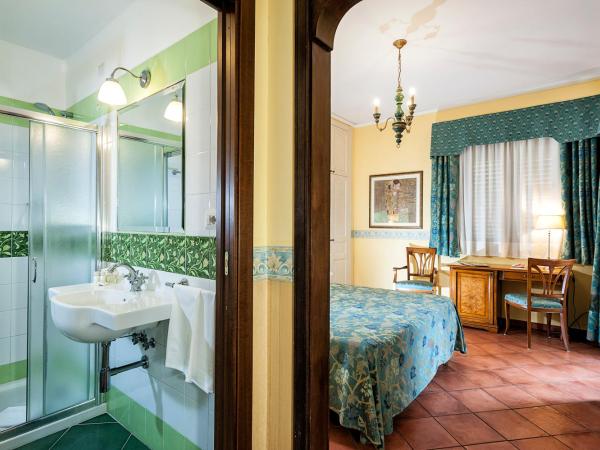 Hotel Sirius : photo 2 de la chambre chambre double ou lits jumeaux