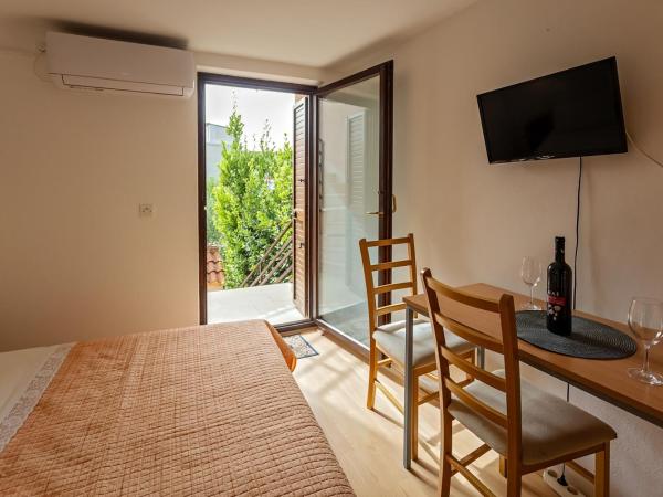 Room in Rogoznica with W-LAN 3338-5 : photo 7 de la chambre chambre double