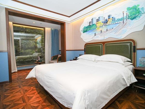 Time Traveller Boutique Hotel -In the West Lake scenic area, Lingyin Temple, Leifeng Tower, Children's playground, Free night snack, Free laundry, English communication well, Free travel advice : photo 3 de la chambre chambre double standard