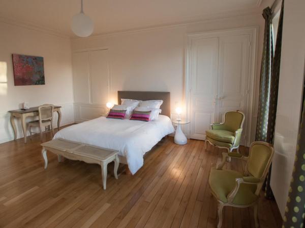 Maison M Troyes : photo 1 de la chambre chambre deluxe (2 adultes + 1 enfant)