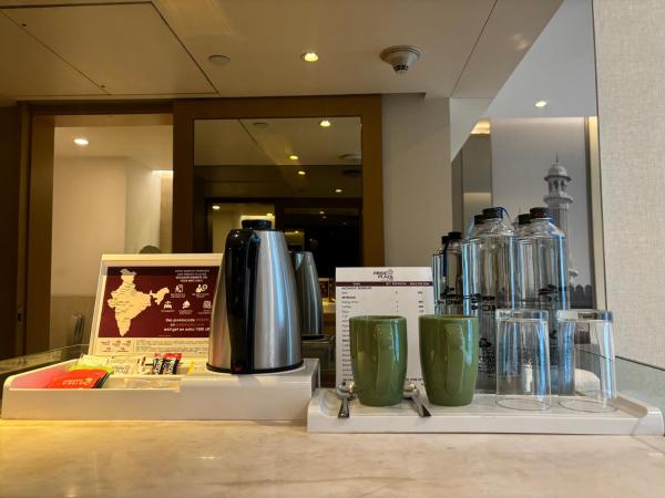 Pride Plaza Hotel, Aerocity New Delhi : photo 1 de la chambre  premium luxury suite 