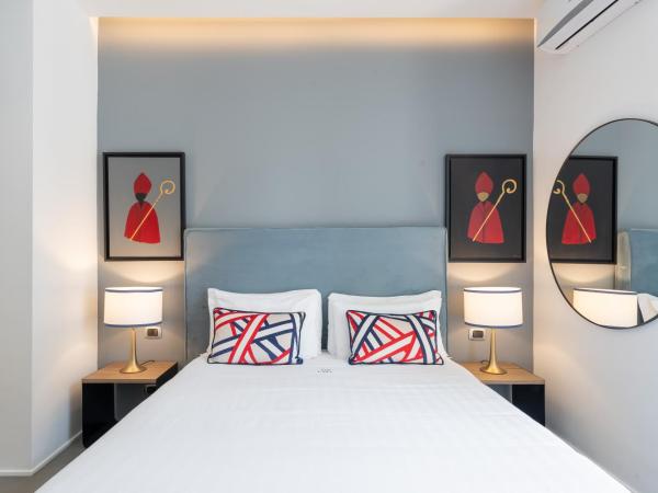 Le Mummarelle Napoli : photo 2 de la chambre superior king room – via santa lucia 133