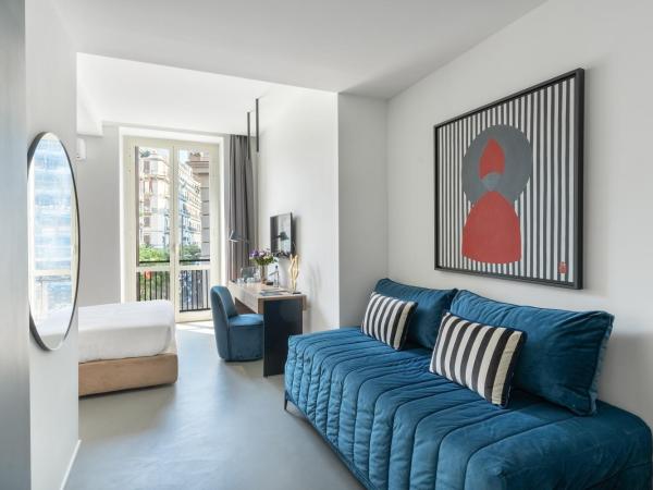 Le Mummarelle Napoli : photo 6 de la chambre deluxe double room with balcony – via santa lucia 76