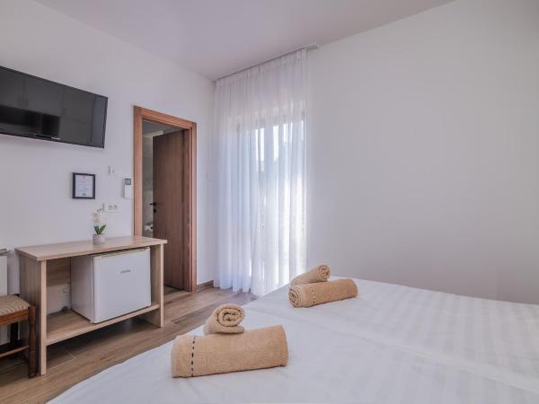 B&B Šegulja : photo 4 de la chambre chambre double avec balcon - vue sur mer