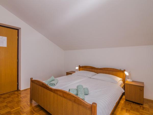 B&B Šegulja : photo 1 de la chambre chambre double avec salle de bains privative extérieure