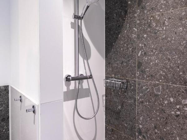 Bed, Bites & Business Hotel Rotterdam : photo 8 de la chambre grande chambre double