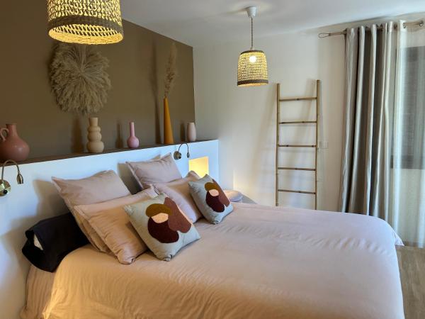 Chambre d'hôtes A Vadina Porticcio : photo 10 de la chambre chambre deluxe (2 adultes + 1 enfant)