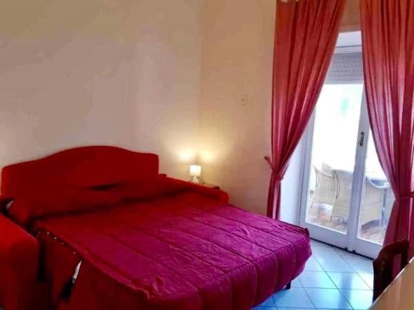 Multiproprietà Hotel Palatium Mari, con Terrazza vista mare e piscina : photo 2 de la chambre chambre quadruple - vue sur mer