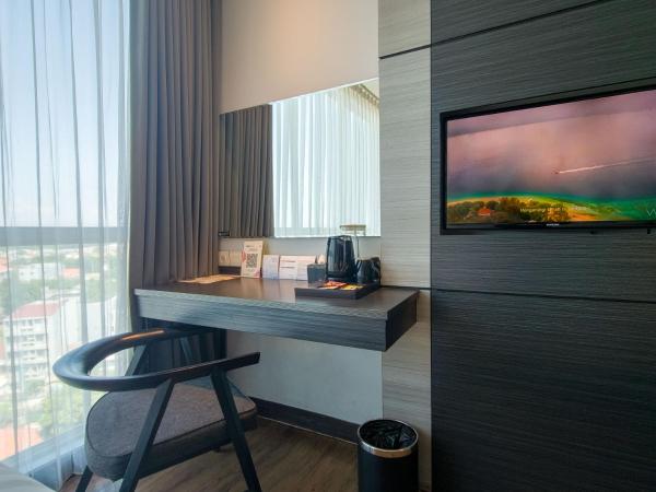 Luminor Hotel Jemursari By WH : photo 7 de la chambre chambre deluxe double ou lits jumeaux