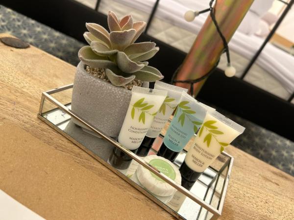 Spring Lakes Lake Side Bell Tents : photo 8 de la chambre tente (4 personnes)