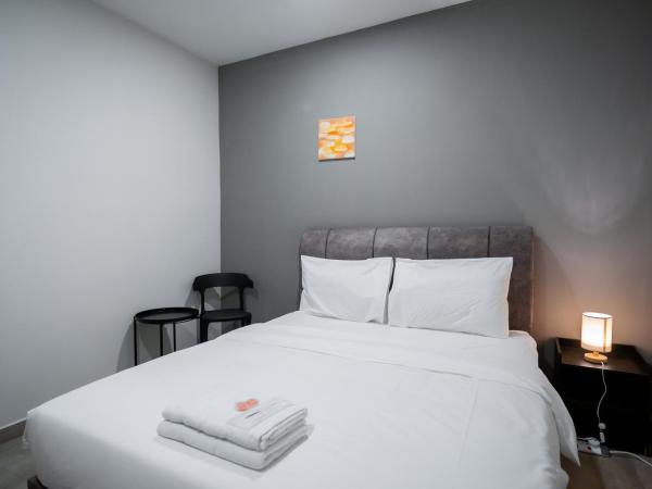 Aayu Muntri : photo 1 de la chambre chambre lit queen-size avec salle de bains commune