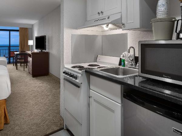 Best Western Ocean Sands Beach Resort : photo 1 de la chambre chambre avec 2 lits queen-size - vue sur océan