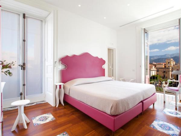 La Casa dell'Orologio - MAIN SQUARE : photo 4 de la chambre chambre double ou lits jumeaux supérieure avec terrasse