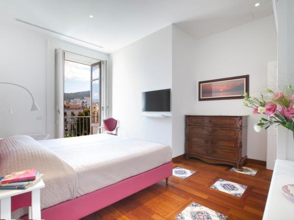 La Casa dell'Orologio - MAIN SQUARE : photo 3 de la chambre chambre double ou lits jumeaux supérieure avec terrasse