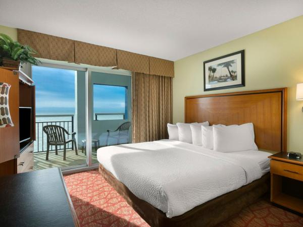 Bay View Resort Myrtle Beach : photo 1 de la chambre oceanfront two bedroom condo f