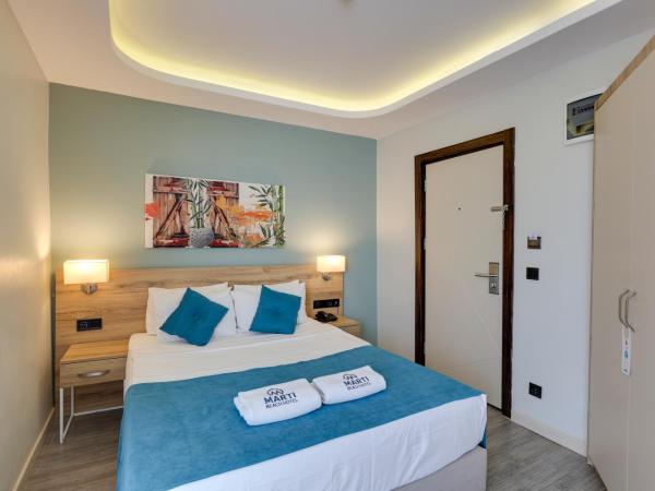 Marti Prime Beach Hotel : photo 1 de la chambre chambre double avec balcon