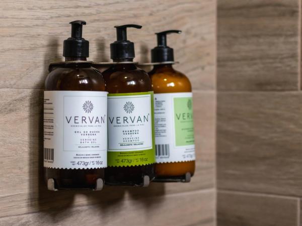 The Paramar Beachfront Boutique Hotel With Breakfast Included - Downtown Malecon : photo 8 de la chambre suite - vue sur ville